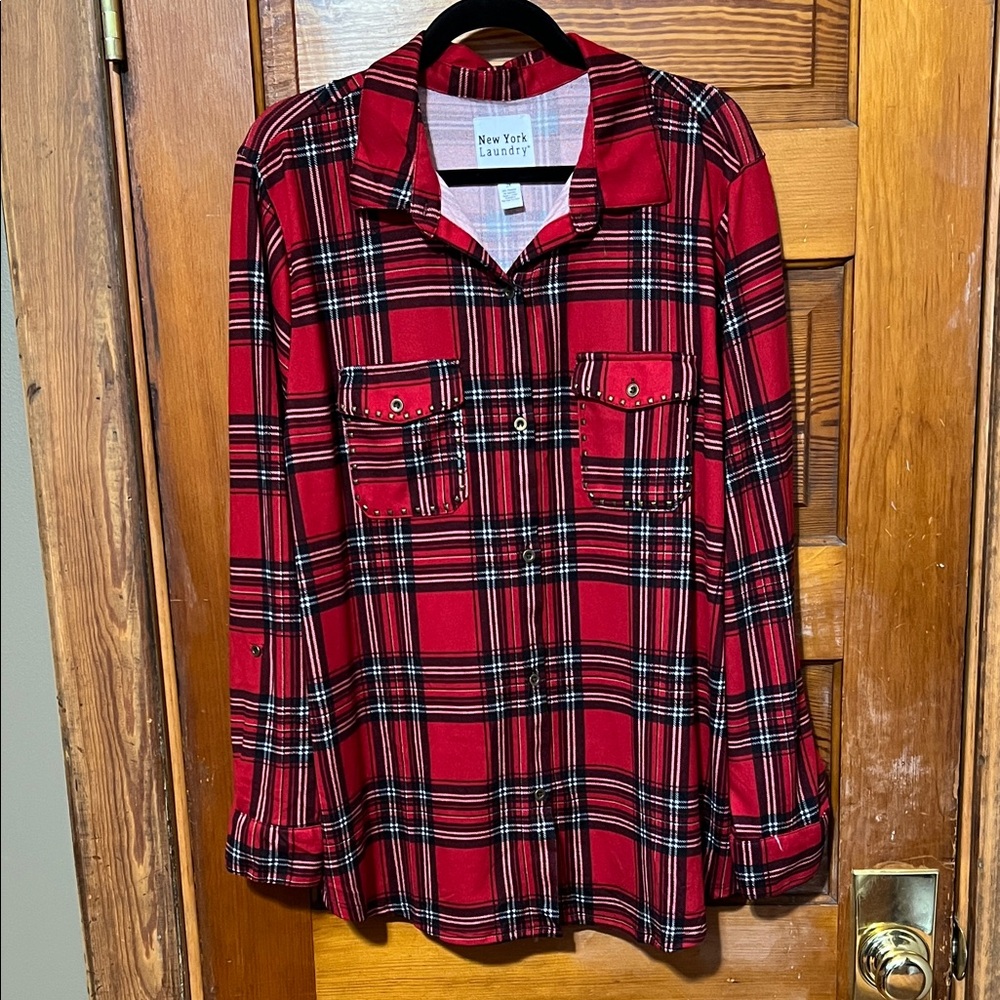 NWT New York Laundry Long Sleeved Full Button Top Plaid Light and Stretchy